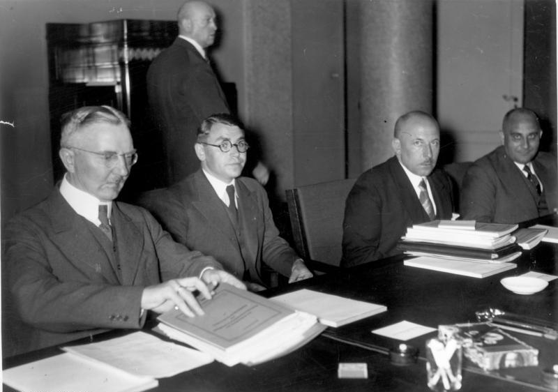 Historische Aufnahme der Reichsbank 1934: Bundesarchiv, Bild 183-H29131, CC BY-SA 3.0 DE